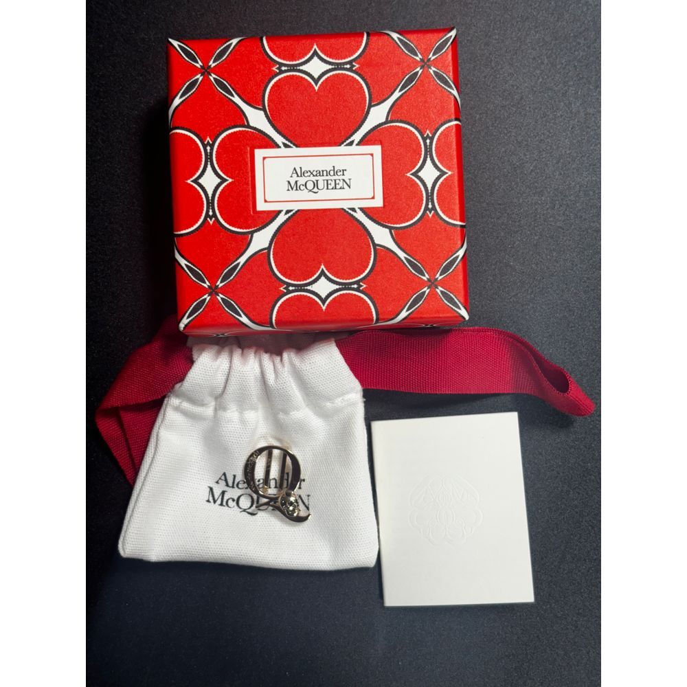 Alexander McQueen NIB‎ Alphabet Skull Sneaker Charm Gold Color "Letter Q"